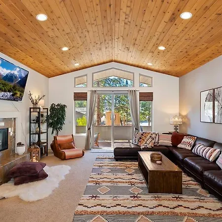 Mountain Lodge W Game Room & Firepit & Ac Close To Lake